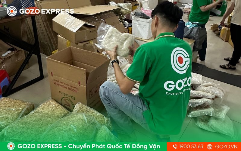 express-courier-la-gi
