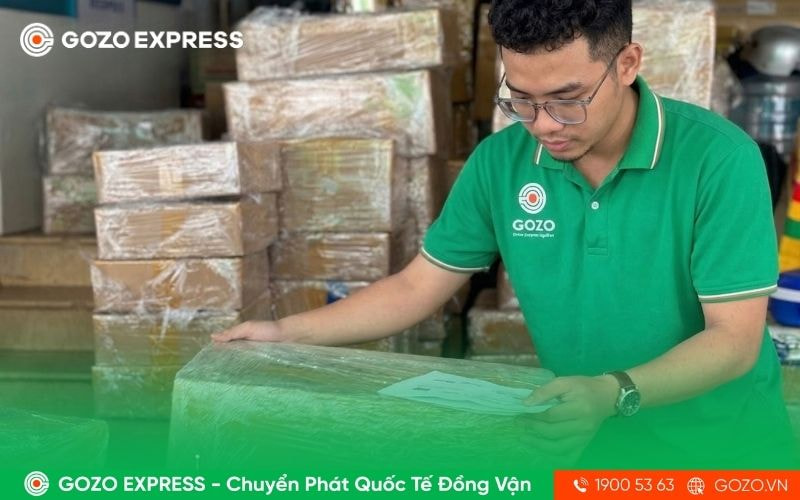 gui-tu-ban-ghe-di-my