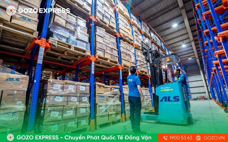 nhan-hang-tu-nuoc-ngoai-gui-ve-viet-nam-co-mat-phi-khong